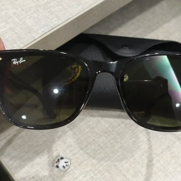 Ray-Ban Original Wayfarer Sunglasses – Black Frame / Green Classic Lenses - Picture 1 of 5